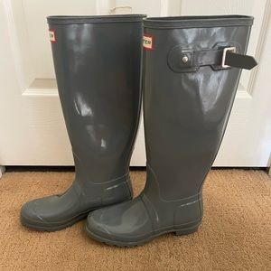 Never worn grey authentic HUNTER BOOTS